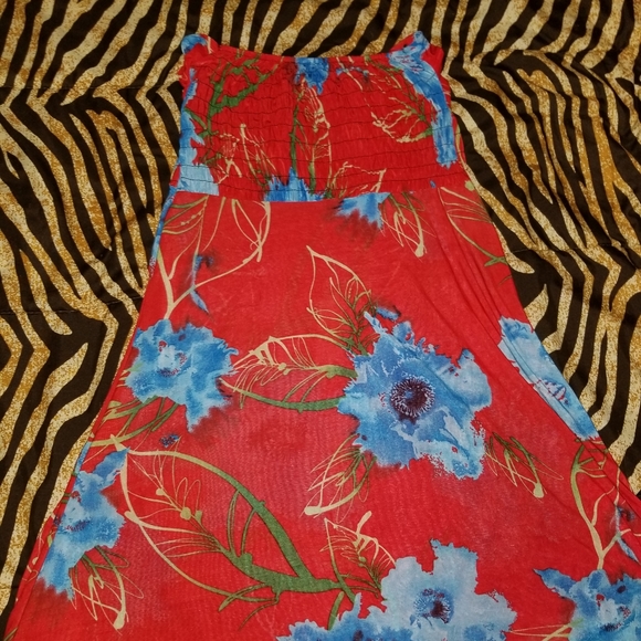 Dress With Necklace - Picture 8 of 10